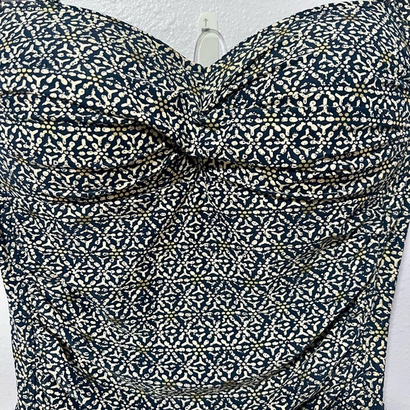 Nip tuck swim tintilating tile foil Joanne twist front one piece swimsuit 8 - Picture 10 of 10